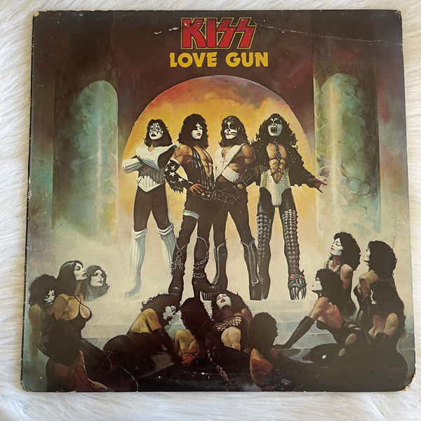 Kiss-Love Gun
