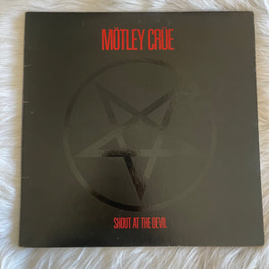 Mötley Crüe-Shout at the Devil