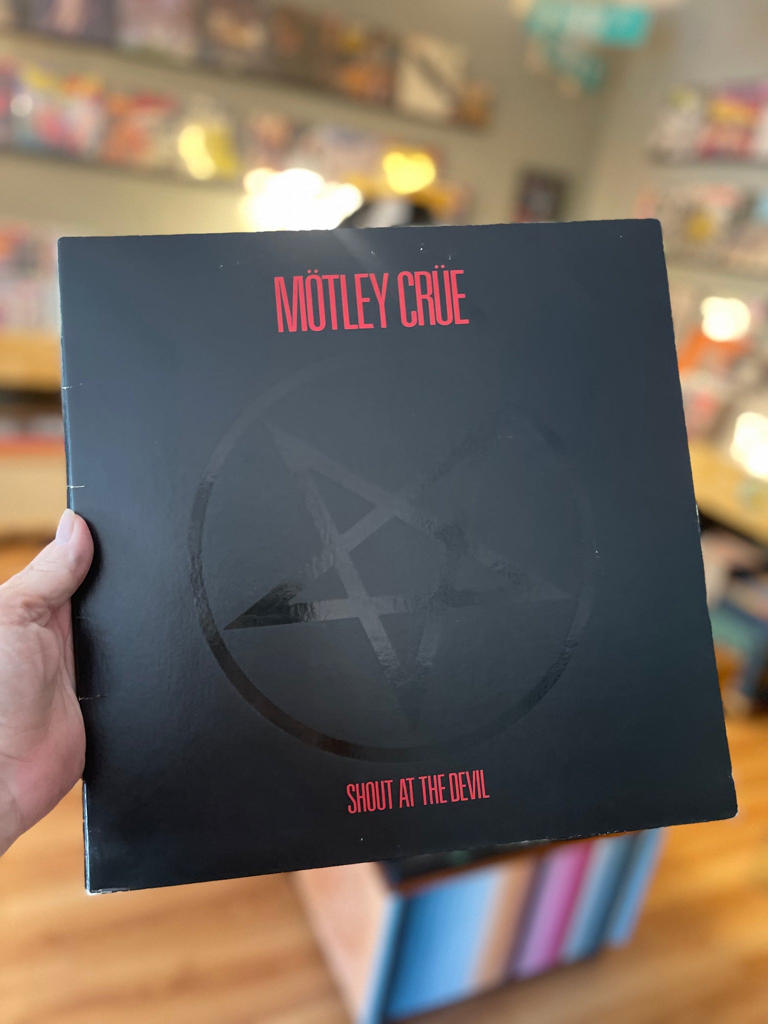 Mötley Crüe-Shout at the Devil